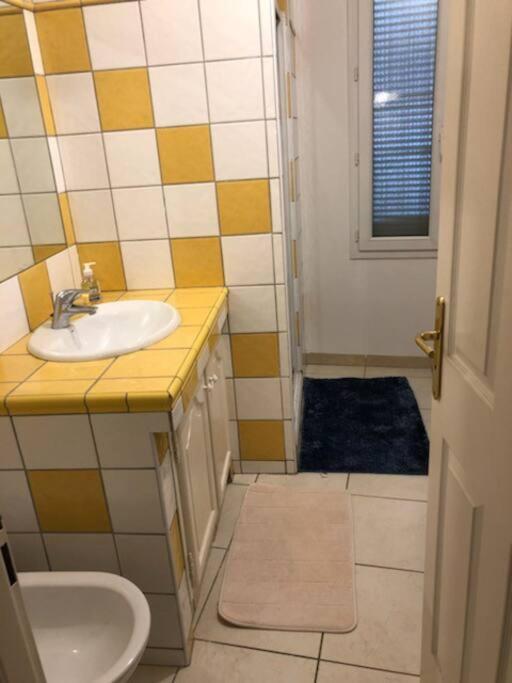 Appartement Centre Ville Saint-Raphael Esterno foto